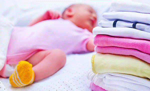 Bật mí cách tự “chế” nước xả vải thiên nhiên làm mềm thơm quần áo 3 bat-mi-cach-tu-che-nuoc-xa-vai-thien-nhien-lam-mem-thom-quan-ao-3