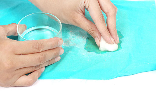3 cách đơn giản nhất tẩy vết nên dính trên quần áo ngay tức thì 3 3 cách đơn giản nhất tẩy vết nên dính trên quần áo ngay tức thì