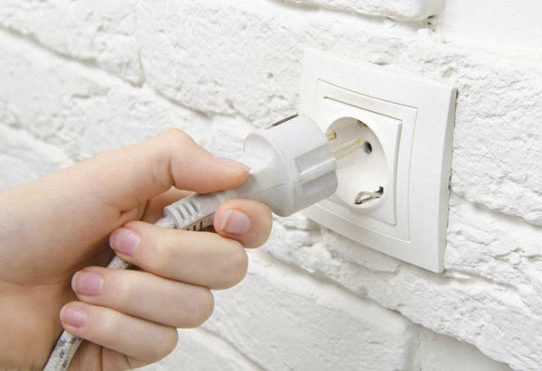 Không rút dây điện máy giặt - Mối nguy hiểm chết người 1 May-giat-a