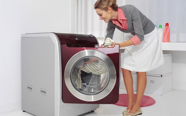 Không rút dây điện máy giặt - Mối nguy hiểm chết người 2 May-giat-b