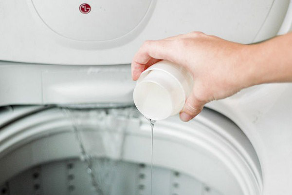 Cách giặt áo da siêu đơn giản 2 cach-giat-ao-da-4
