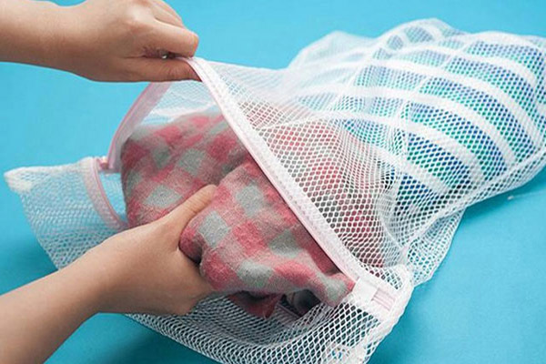 Cách giặt áo len bằng máy bền màu, không làm hỏng áo 1 cach-giat-ao-len-bang-may-2