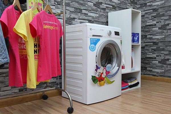 Bảo quản an toàn cho máy giặt Electrolux mùa mưa 1 kich thuoc may giat 9kg 3